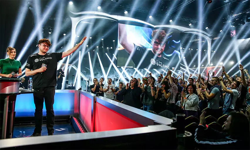 Doinb退役声明引爆电竞圈，AL战队夺冠Doinb心情复杂，直播回应退役意向待定-多宝电竞